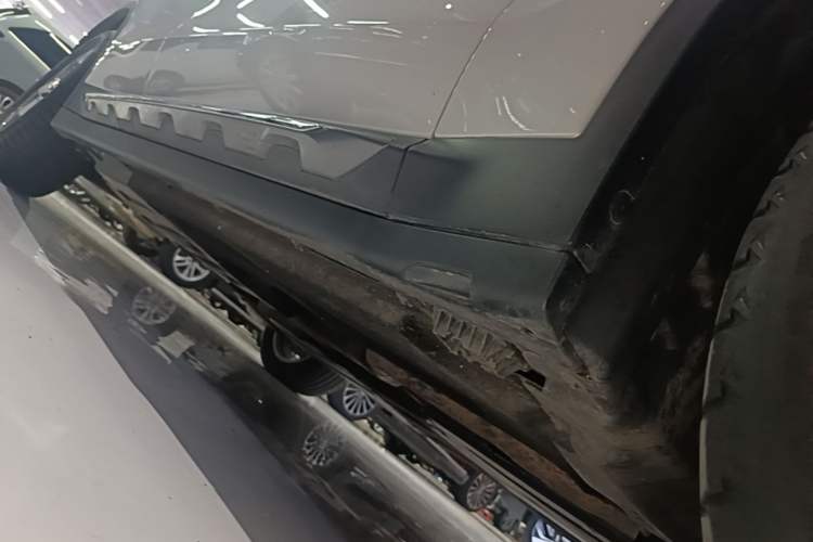 Used BMW X3 2019 xDrive28i Luxury Package Right Side Sill
