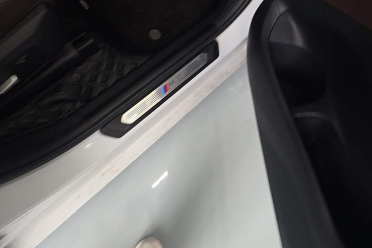 Used BMW X3 2019 xDrive28i M Sport Package Right Side Sill