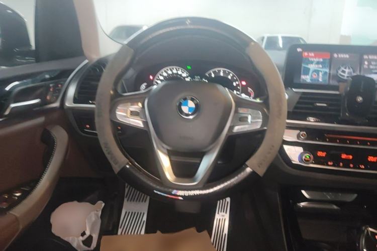 Used BMW X3 2019 xDrive25i Luxury Package Steering Wheel