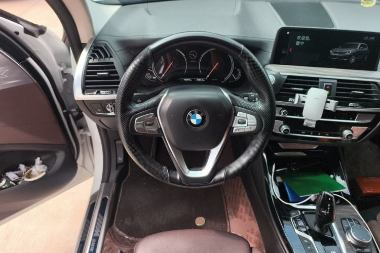 Used BMW X3 2019 xDrive28i Luxury Package Steering Wheel