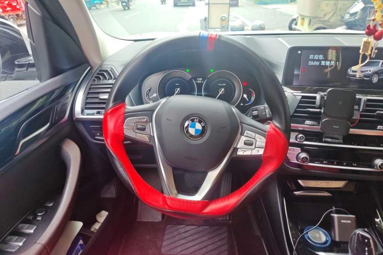Used BMW X3 2019 xDrive25i Luxury Package Steering Wheel