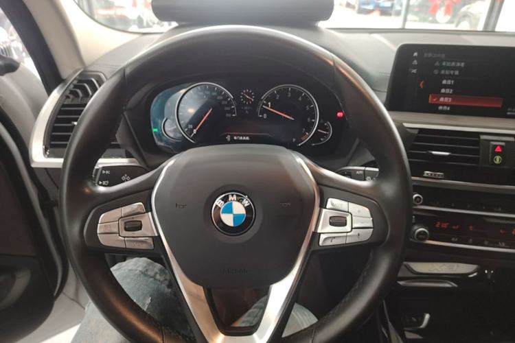Used BMW X3 2019 xDrive28i Luxury Package Steering Wheel