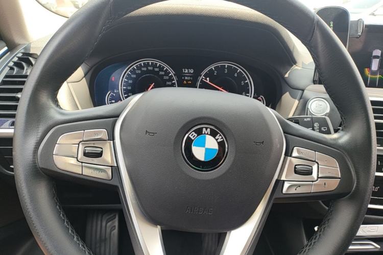 Used BMW X3 2019 xDrive28i Luxury Package Steering Wheel