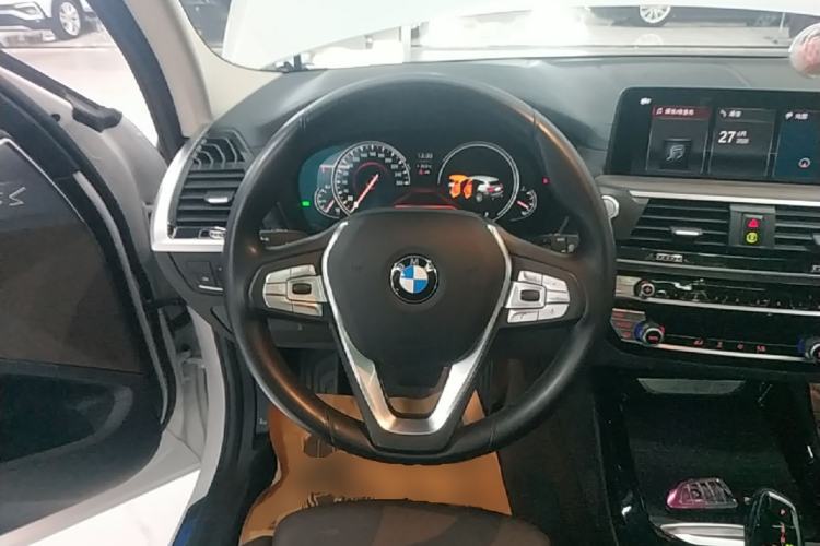 Used BMW X3 2019 xDrive28i Luxury Package Steering Wheel