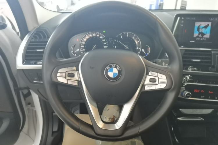Used BMW X3 2019 xDrive25i Luxury Package Steering Wheel