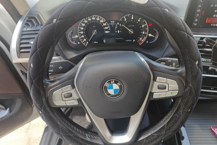 Used BMW X3 2019 xDrive25i Luxury Package Steering Wheel