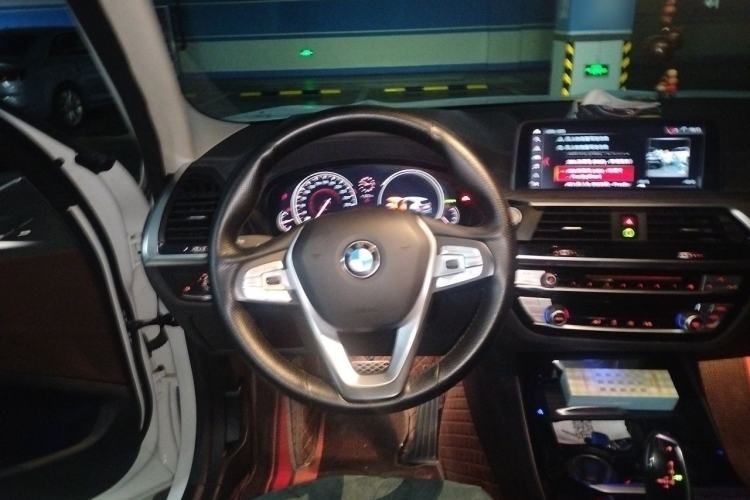 Used BMW X3 2019 xDrive28i Luxury Package Steering Wheel