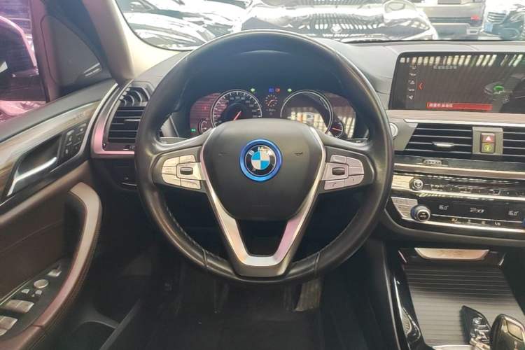 Used BMW X3 2019 xDrive28i Luxury Package Steering Wheel