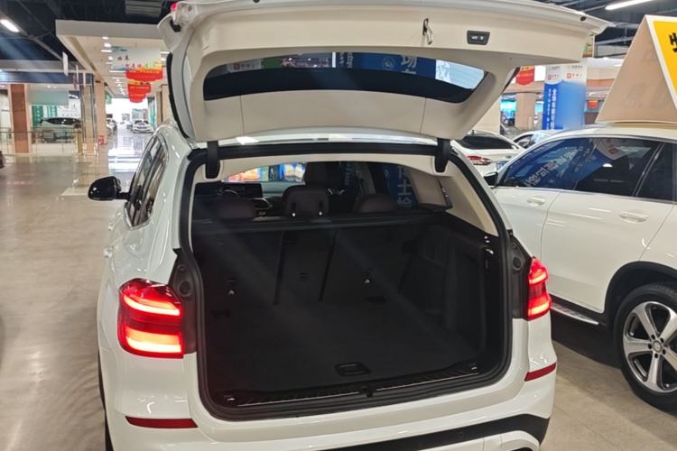 Used BMW X3 2019 xDrive28i Luxury Package Trunk