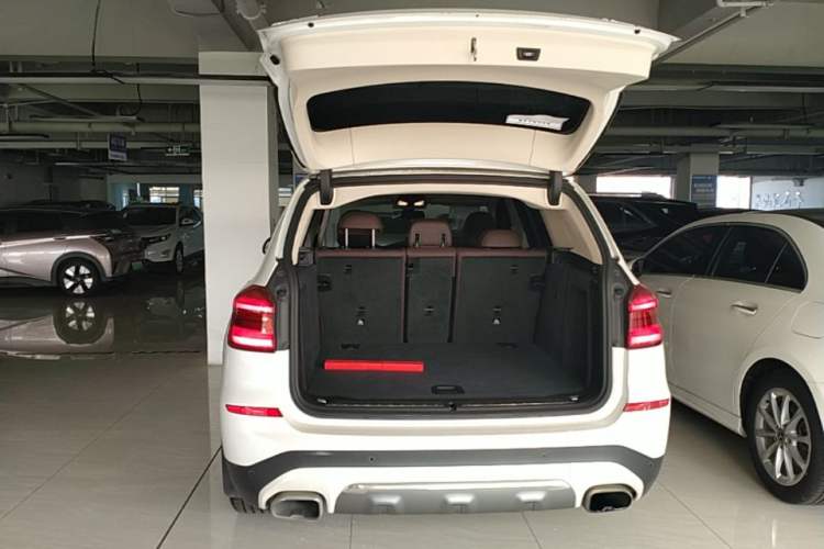 Used BMW X3 2019 xDrive28i Luxury Package Trunk