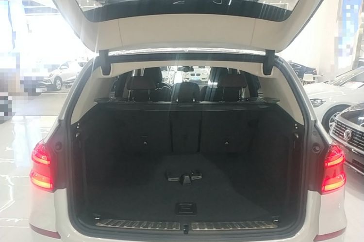 Used BMW X3 2019 xDrive28i Luxury Package Trunk