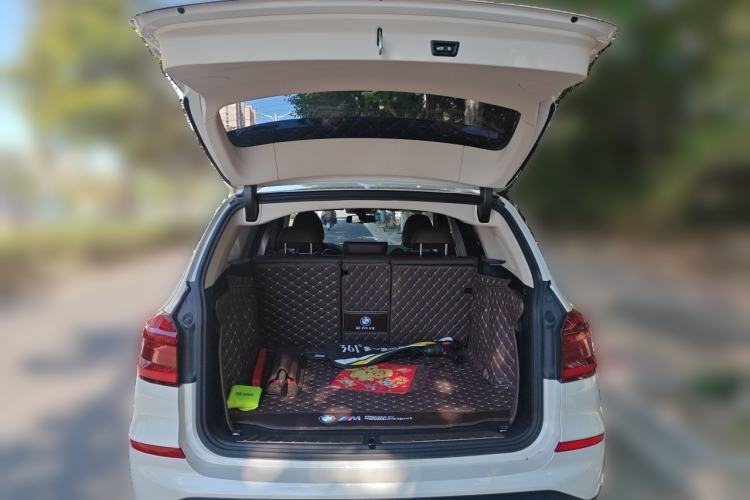 Used BMW X3 2019 xDrive28i Luxury Package Trunk