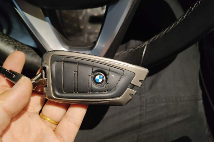 Used BMW X3 2019 xDrive25i Luxury Package Vehicle Key