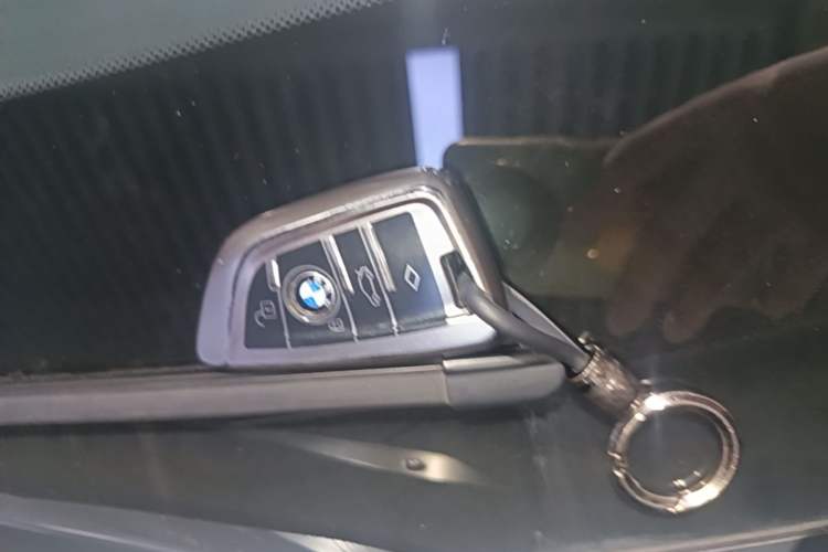 Used BMW X3 2019 xDrive28i Luxury Package Vehicle Key
