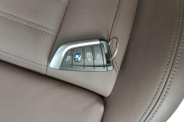 Used BMW X3 2019 xDrive28i Luxury Package Vehicle Key