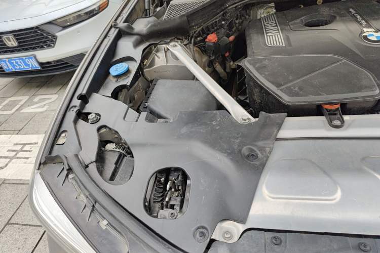Used BMW X3 2019 xDrive28i Luxury Package Engine Bay Right