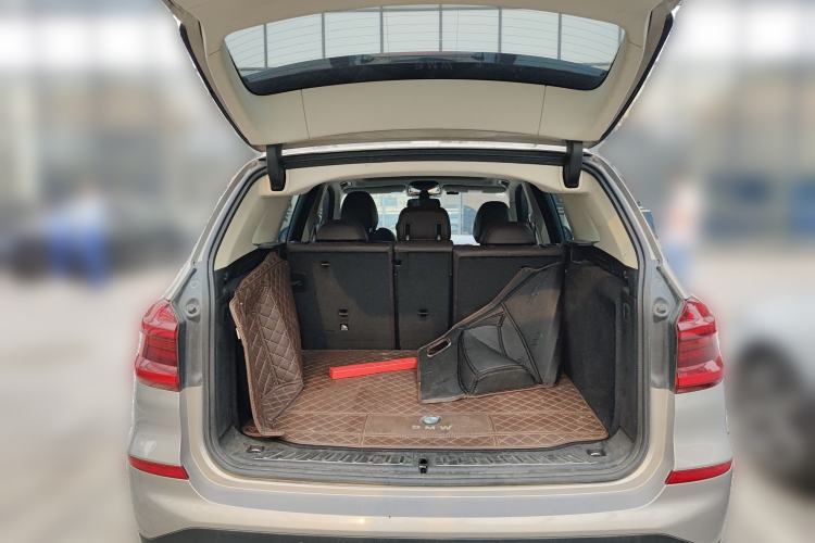 Used BMW X3 2019 xDrive28i Luxury Package Trunk