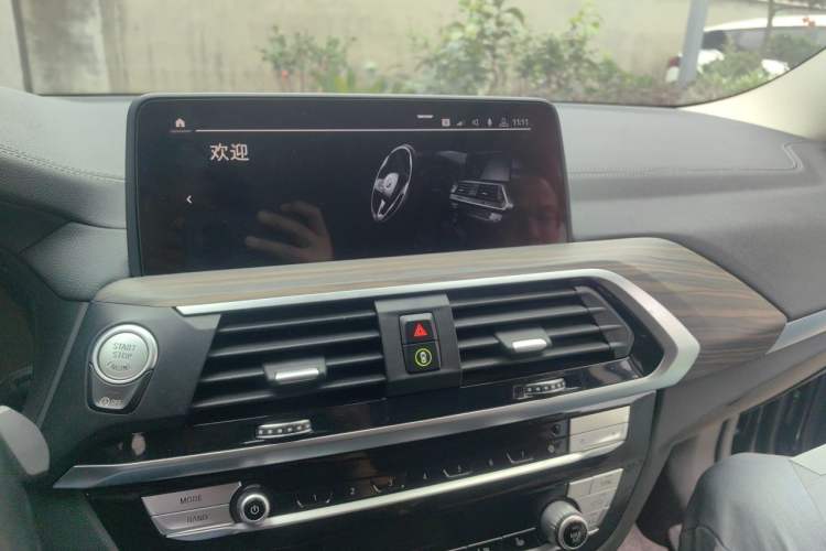 Used BMW X3 2020 xDrive28i Luxury Package Audio And AC Panel