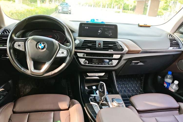 Used BMW X3 2020 xDrive28i Luxury Package Center Console