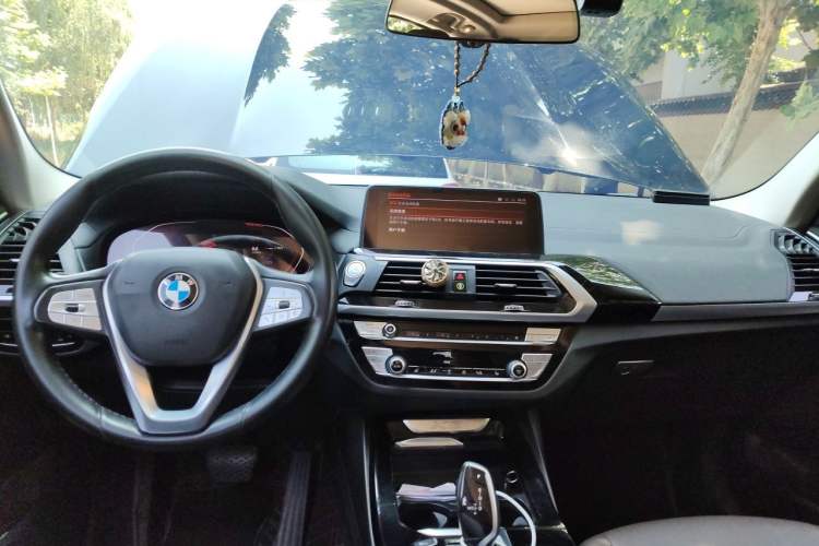 Used BMW X3 2020 xDrive25i Luxury Package Center Console
