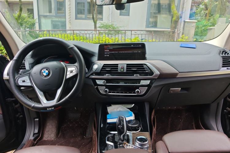 Used BMW X3 2020 xDrive28i Luxury Package Center Console
