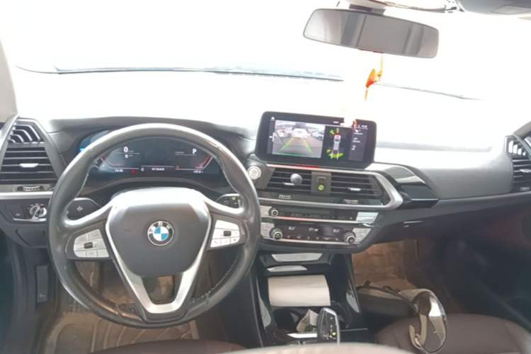 Used BMW X3 2020 xDrive25i Luxury Package Center Console