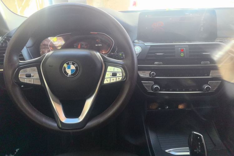 Used BMW X3 2020 xDrive25i Luxury Package Center Console