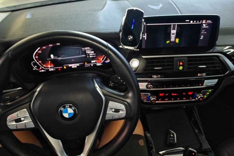 Used BMW X3 2020 xDrive25i Luxury Package Center Console