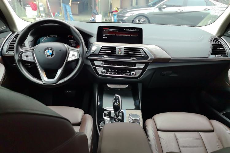 Used BMW X3 2020 xDrive28i Luxury Package Center Console