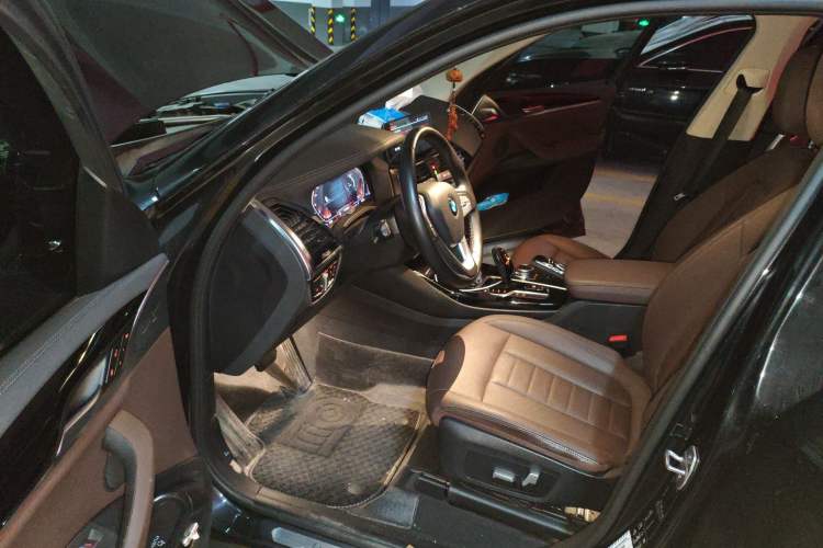 Used BMW X3 2020 xDrive25i Luxury Package Driver Seat