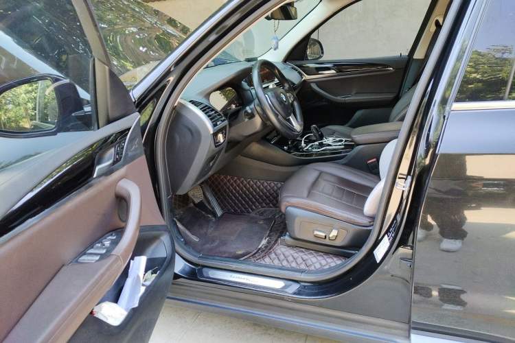 Used BMW X3 2020 xDrive25i Luxury Package Driver Seat