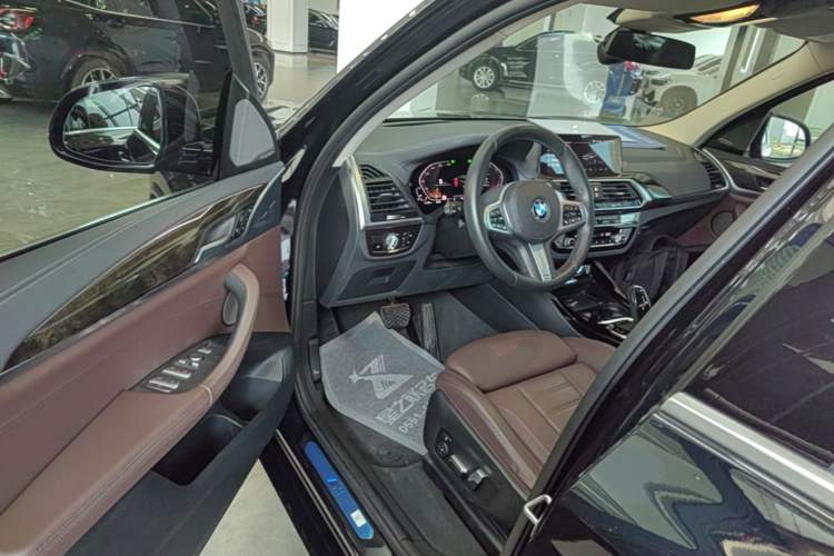 Used BMW X3 2020 xDrive30i Luxury Model with M Sport Package Driver Seat