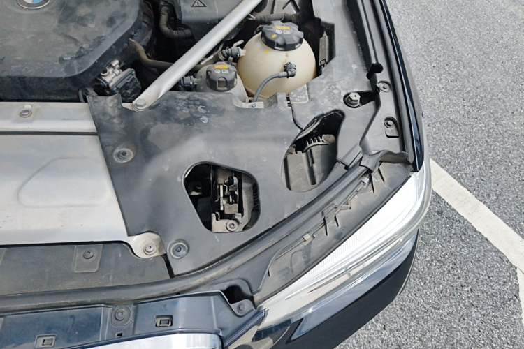 Used BMW X3 2020 xDrive28i M Sport Package Engine Bay Left