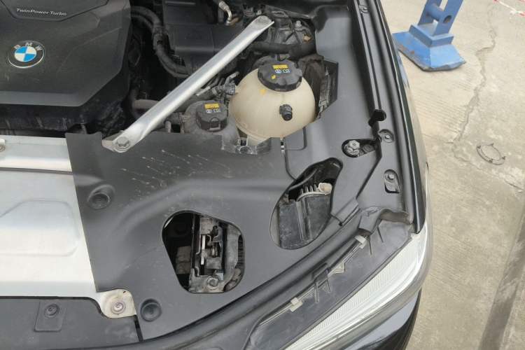 Used BMW X3 2020 xDrive25i M Sport Package Engine Bay Left