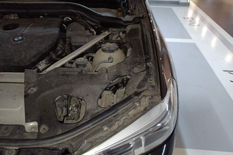 Used BMW X3 2020 xDrive28i Luxury Package Engine Bay Left