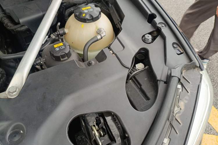 Used BMW X3 2020 xDrive25i M Sport Package Engine Bay Left