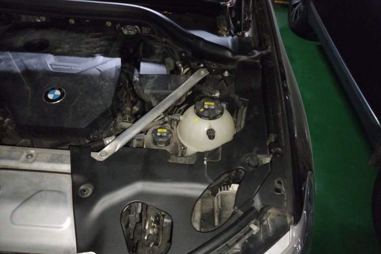 Used BMW X3 2020 xDrive25i Luxury Package Engine Bay Left
