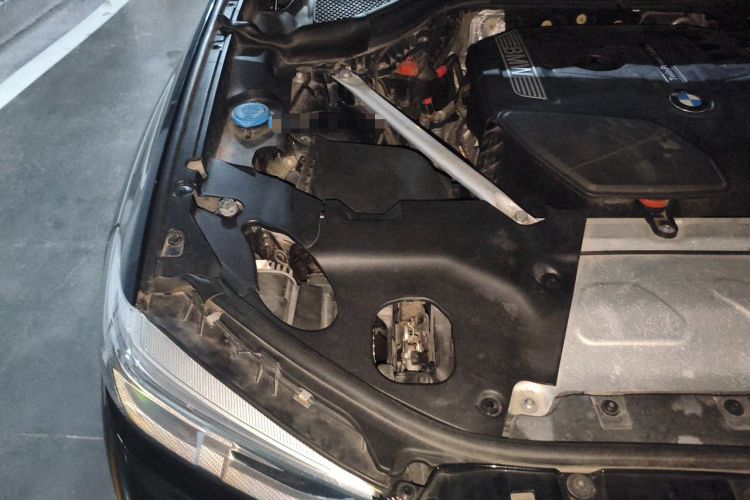 Used BMW X3 2020 xDrive25i M Sport Package Engine Bay Right