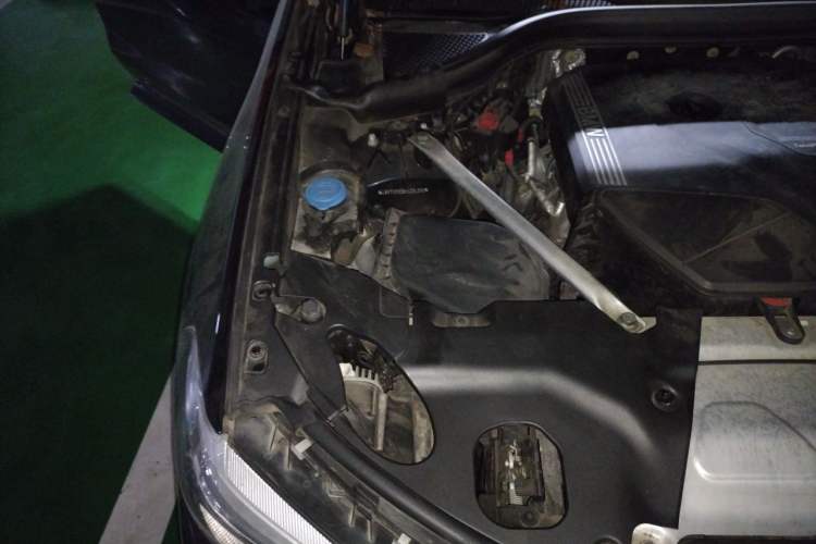 Used BMW X3 2020 xDrive25i Luxury Package Engine Bay Right