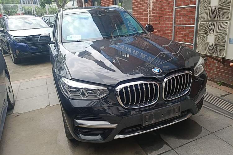 Used BMW X3 2020 xDrive25i Luxury Package Front Right 45 Deg