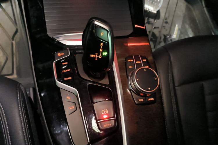 Used BMW X3 2020 xDrive25i Luxury Package Gear Lever