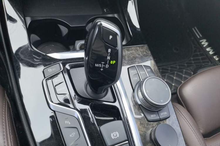 Used BMW X3 2020 xDrive30i Luxury Model with M Sport Package Gear Lever