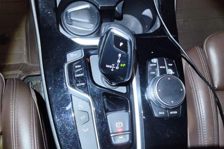 Used BMW X3 2020 xDrive30i Luxury Model with M Sport Package Gear Lever