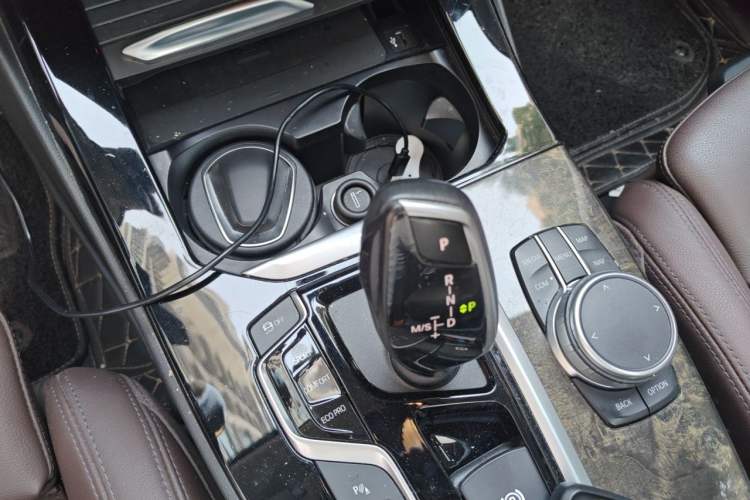 Used BMW X3 2020 xDrive30i Luxury Model with M Sport Package Gear Lever