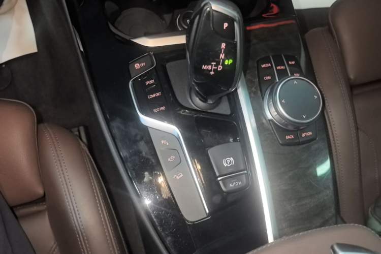 Used BMW X3 2020 xDrive30i Luxury Model with M Sport Package Gear Lever