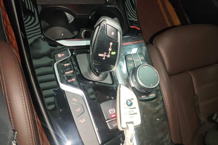 Used BMW X3 2020 xDrive30i Luxury Model with M Sport Package Gear Lever