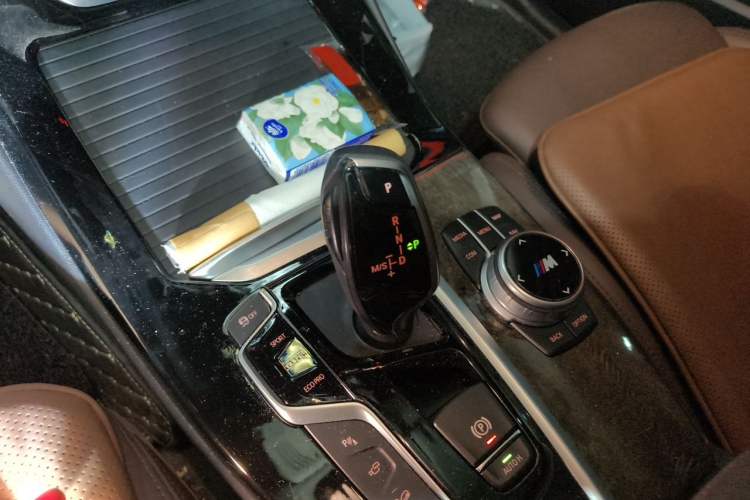Used BMW X3 2020 xDrive30i Luxury Model with M Sport Package Gear Lever
