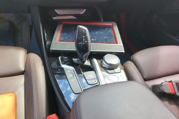 Used BMW X3 2020 xDrive30i Luxury Model with M Sport Package Gear Lever