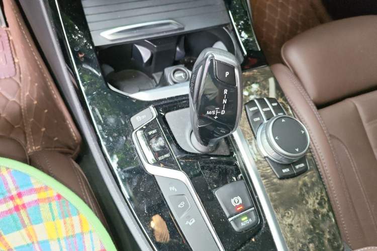 Used BMW X3 2020 xDrive30i Luxury Model with M Sport Package Gear Lever