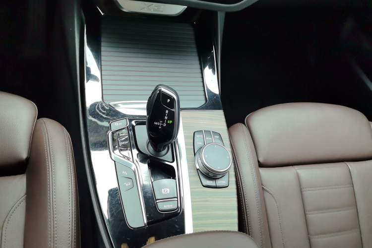 Used BMW X3 2020 xDrive28i Luxury Package Gear Lever